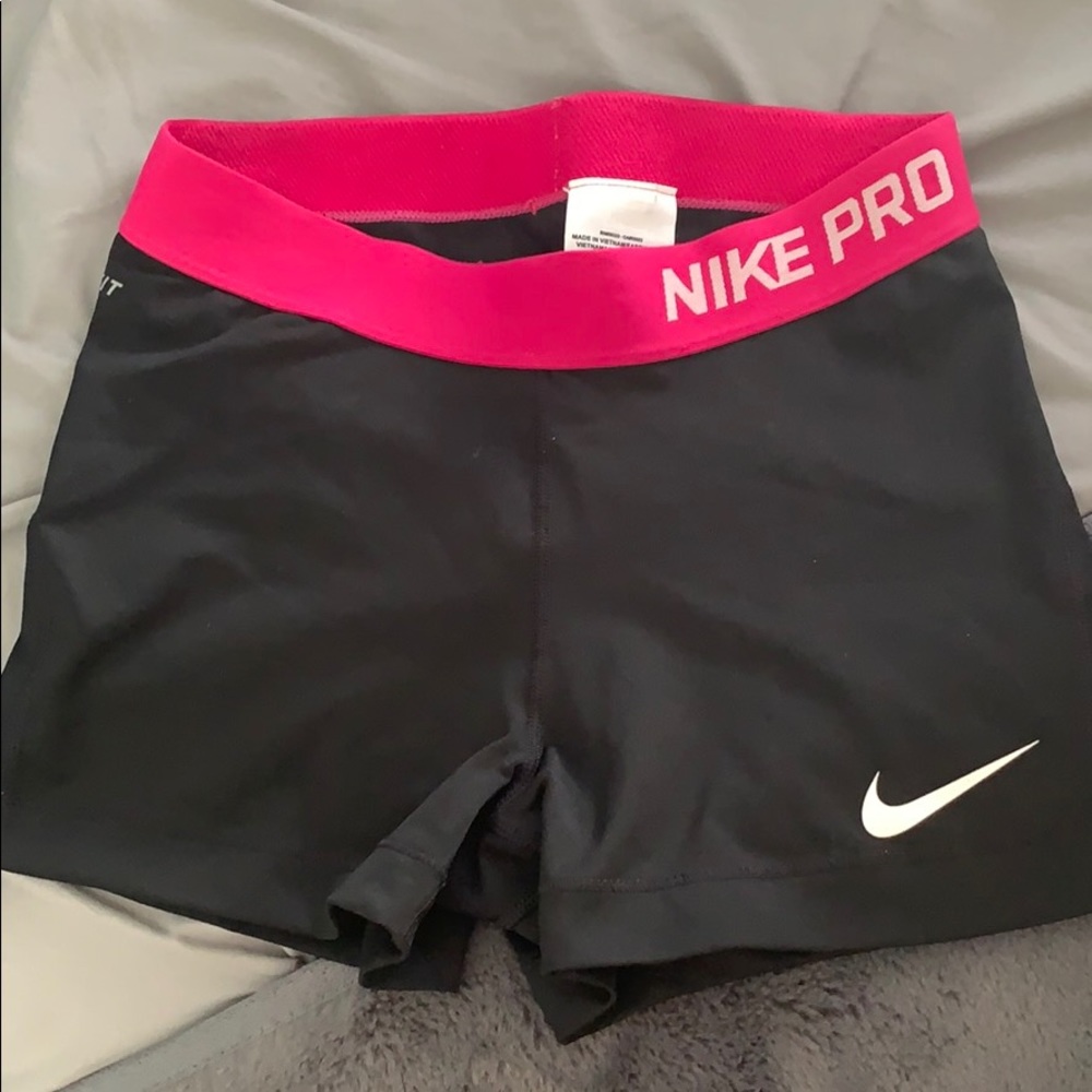 Women’s Nike Pros